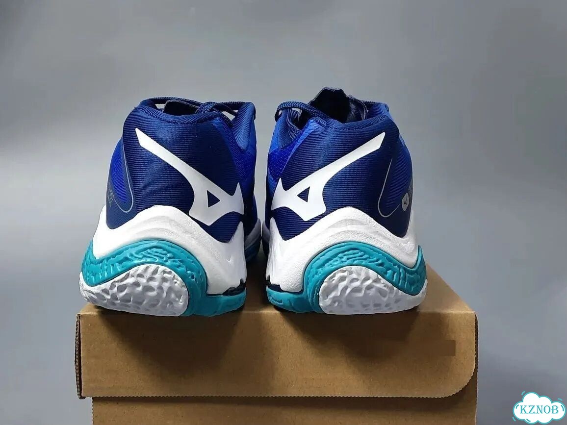 Кроссовки волейбольные mizuno wave lightning z8 фото 4