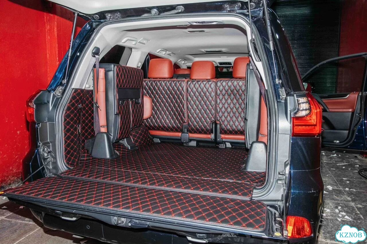 3D коврики в багажник Lexus LX III фото 1