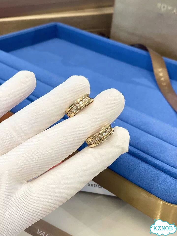 Серьги bvlgari B.zero желтое золото 750 фото 4