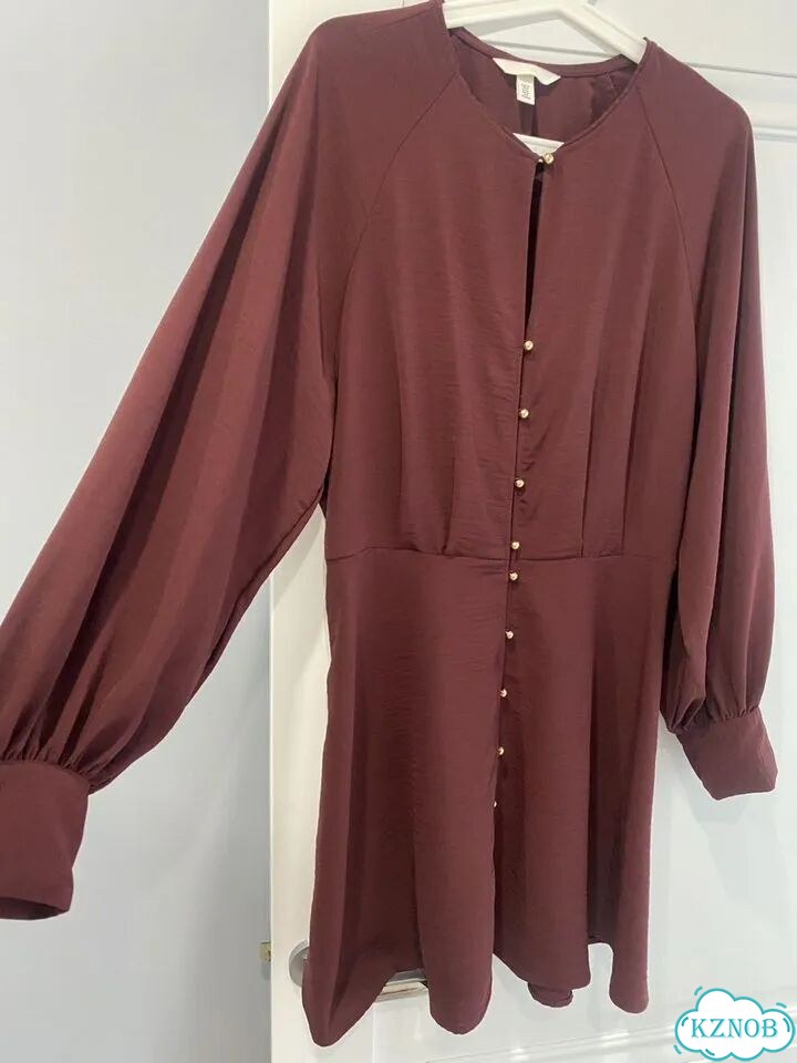 Приталенное платье с золотистыми пуговками H&M M/L фото 8