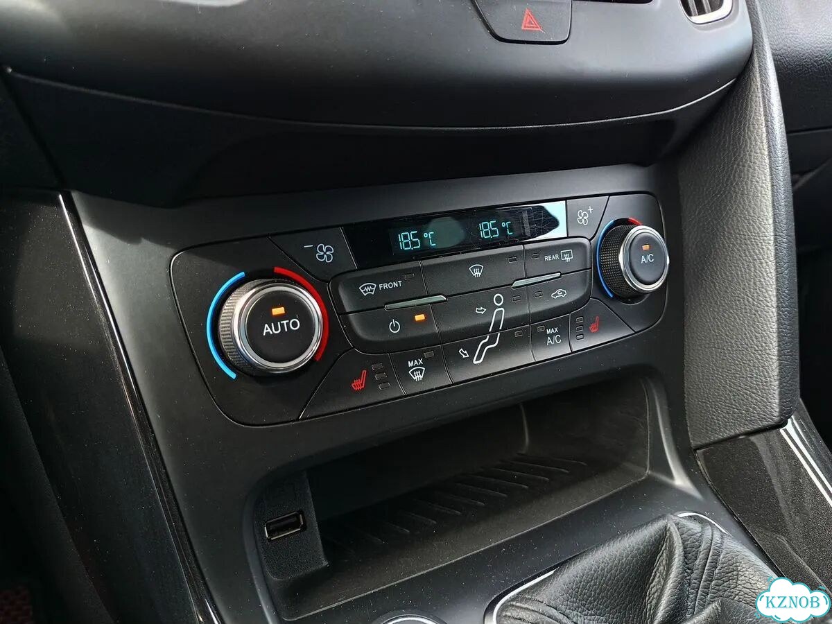 Ford Focus 1.6 MT, 2017, 115 600 км фото 12