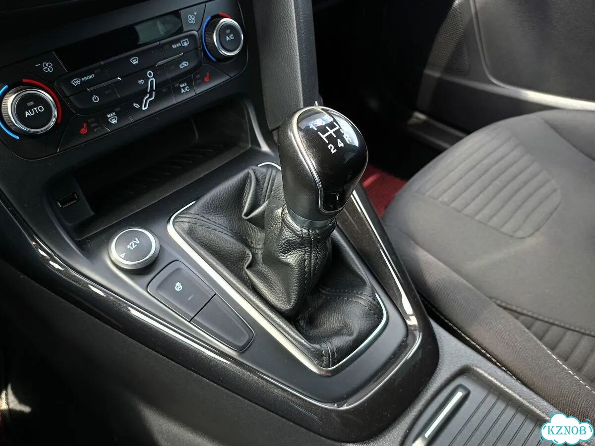 Ford Focus 1.6 MT, 2017, 115 600 км фото 13