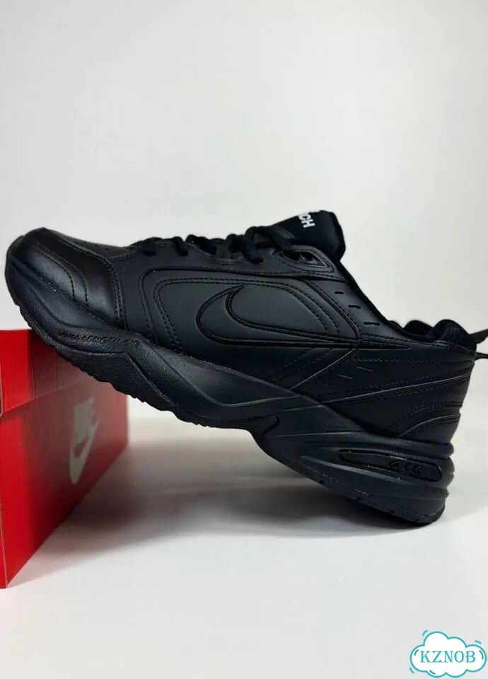 Кроссовки Nike Monarch фото 4
