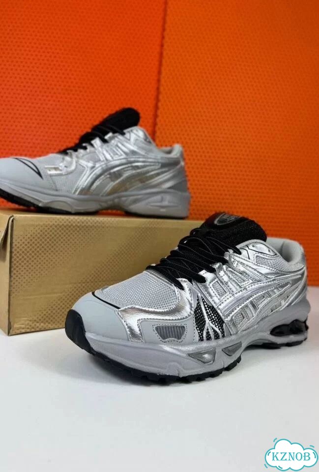 Кроссовки Asics фото 1