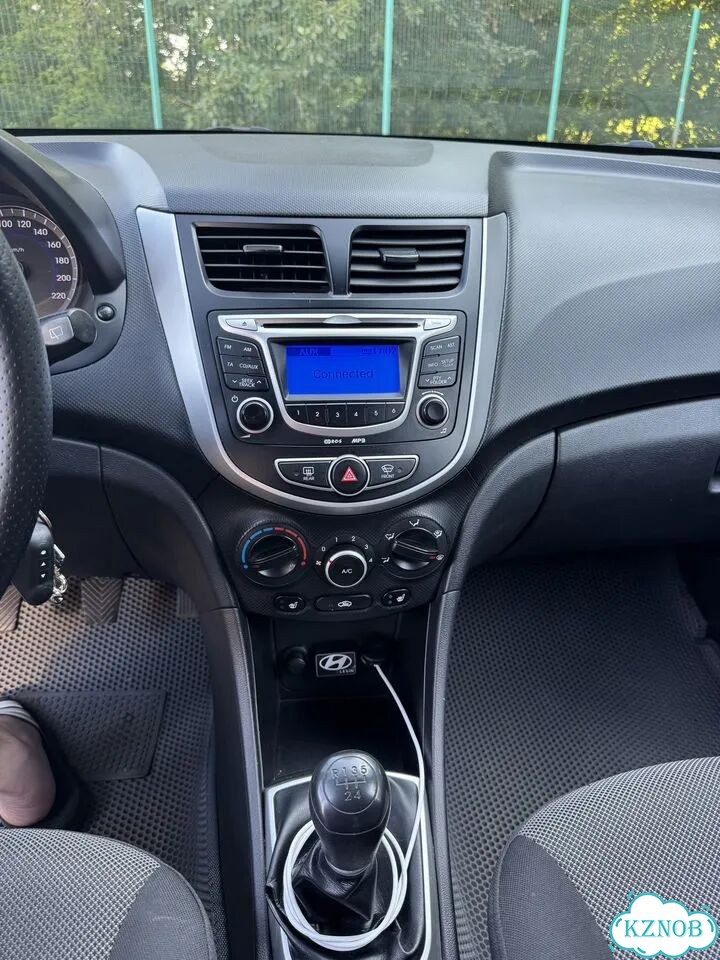 Hyundai Solaris 1.4 MT, 2011, 184 000 км фото 8