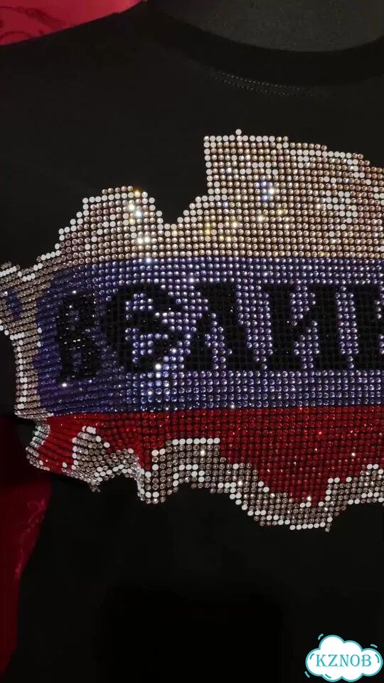 Футболка с дизайном из страз ручной работы фото 1