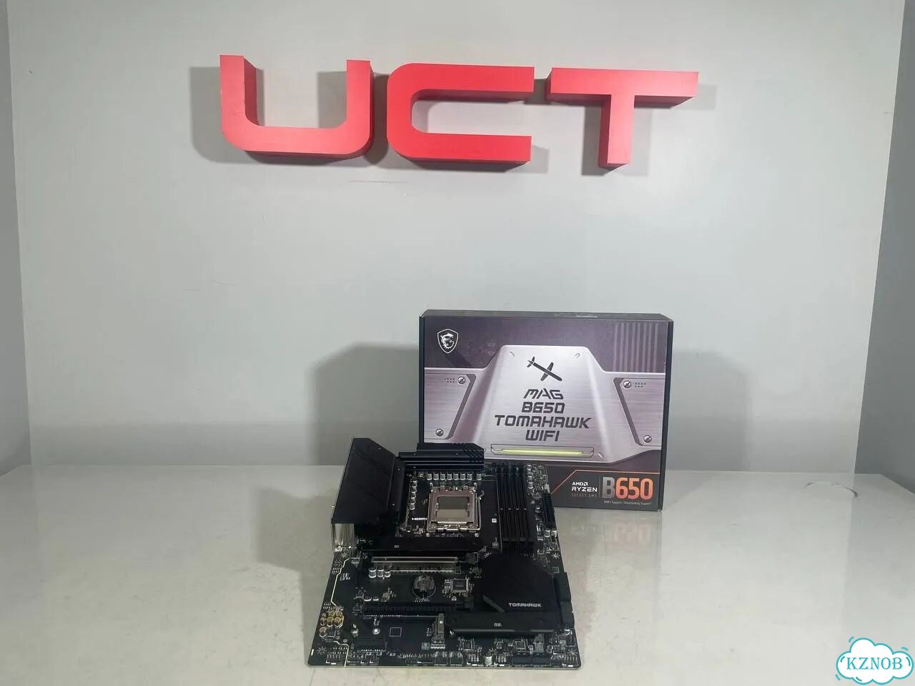 Материнская плата MSI MAG B650 Tomahawk WiFi фото 1