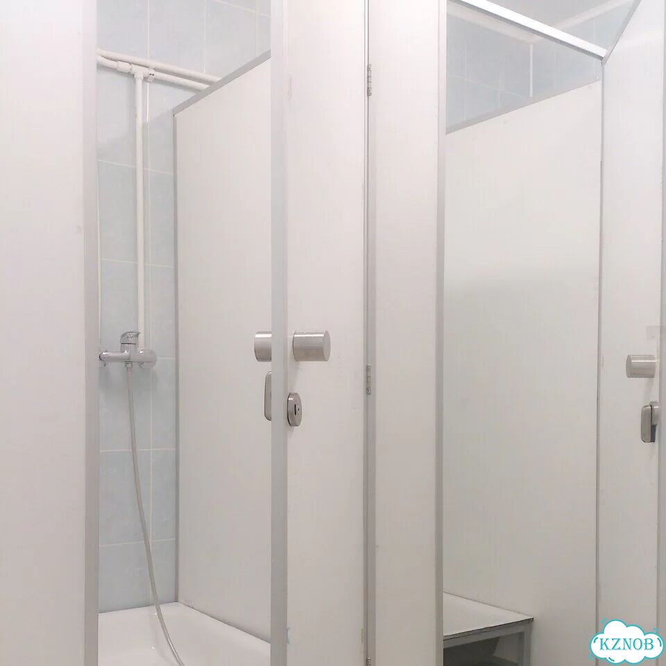 Сантехнические перегородки для общественного места фото 2