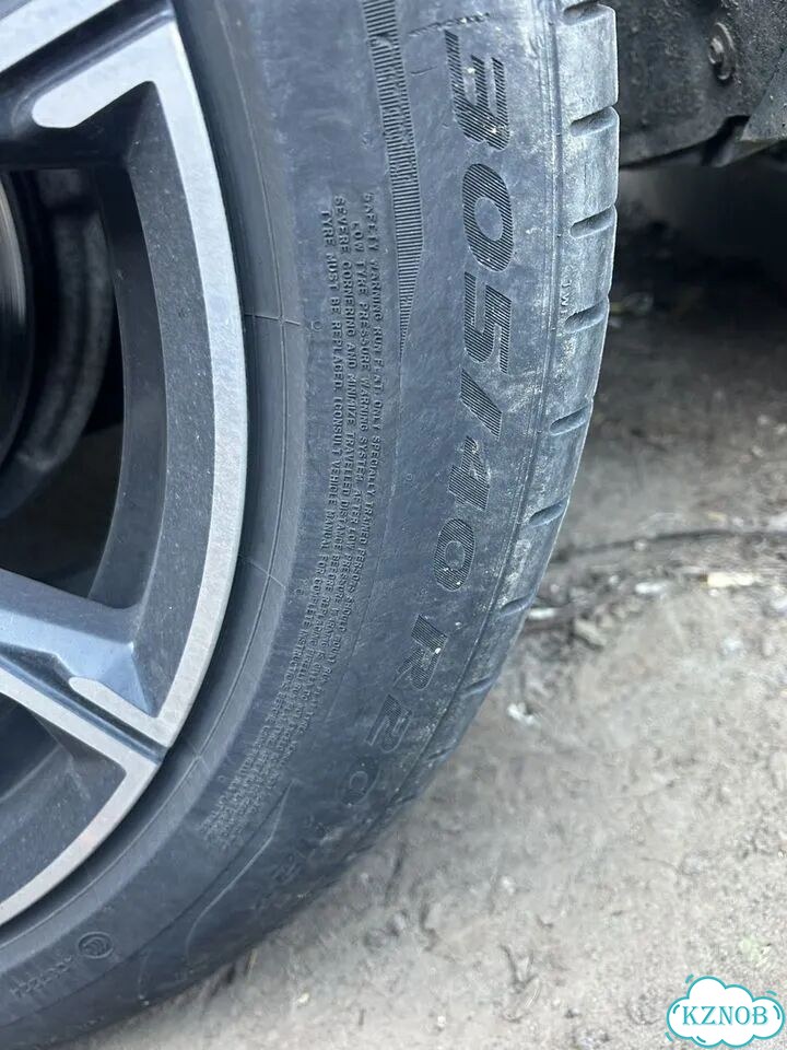 Pirelli P Zero 305/40 R20 фото 1