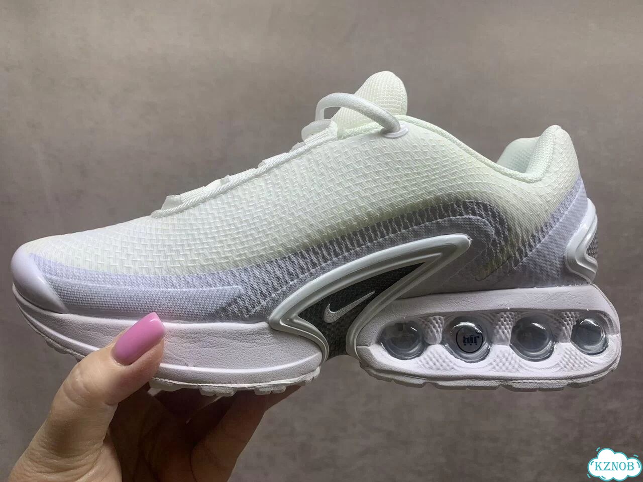 Кроссовки Nike air max dn белые 38 размер женские фото 2