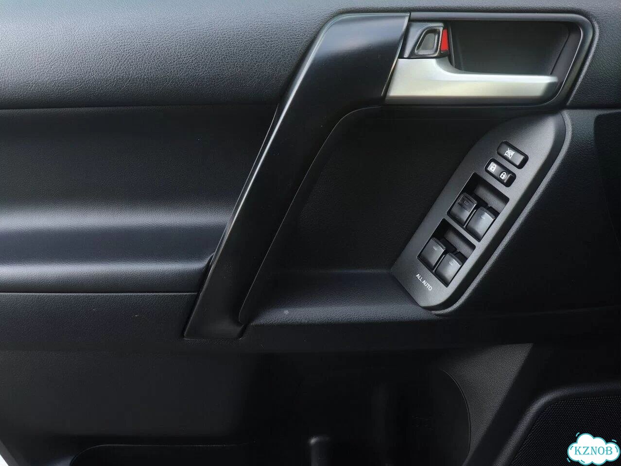 Toyota Land Cruiser Prado 2.8 AT, 2018, 118 132 км фото 9
