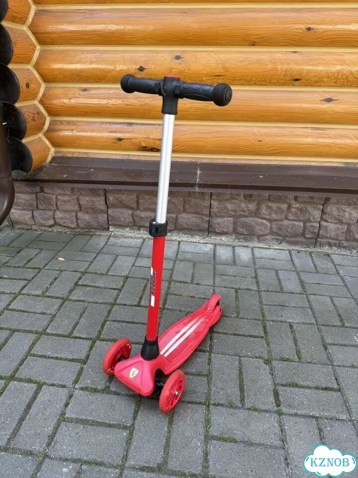 Самокат трехколесный ferrari фото 1