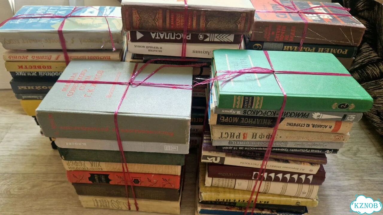 Старые книги начиная с 60х годов фото 1