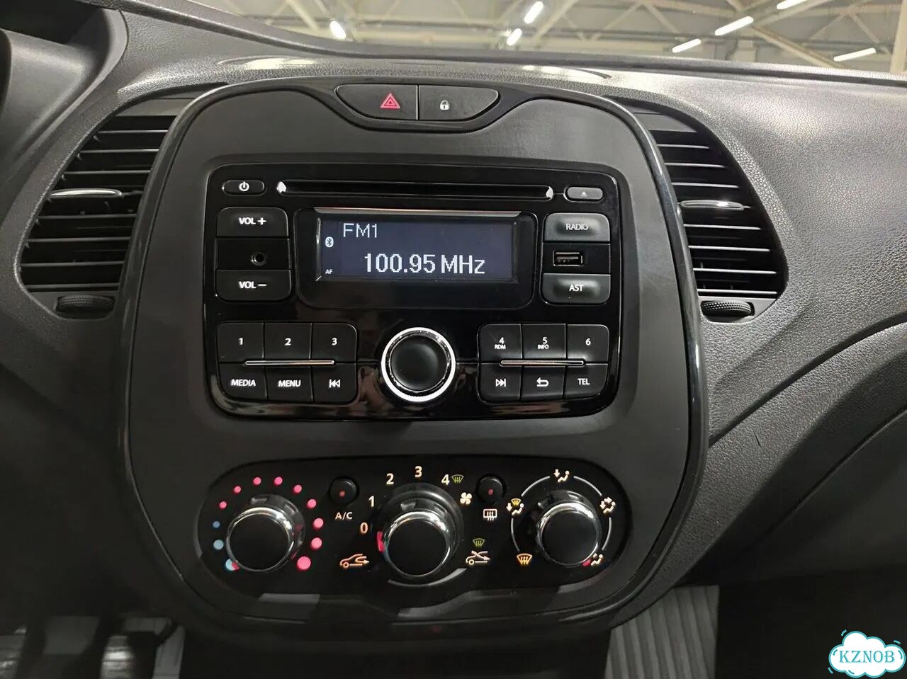 Renault Kaptur 1.6 MT, 2017, 111 472 км фото 15