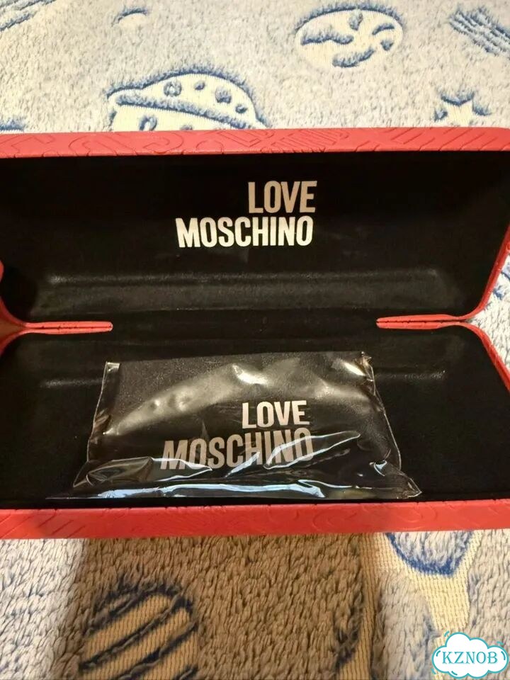 Солнцезащитные очки moschino фото 6