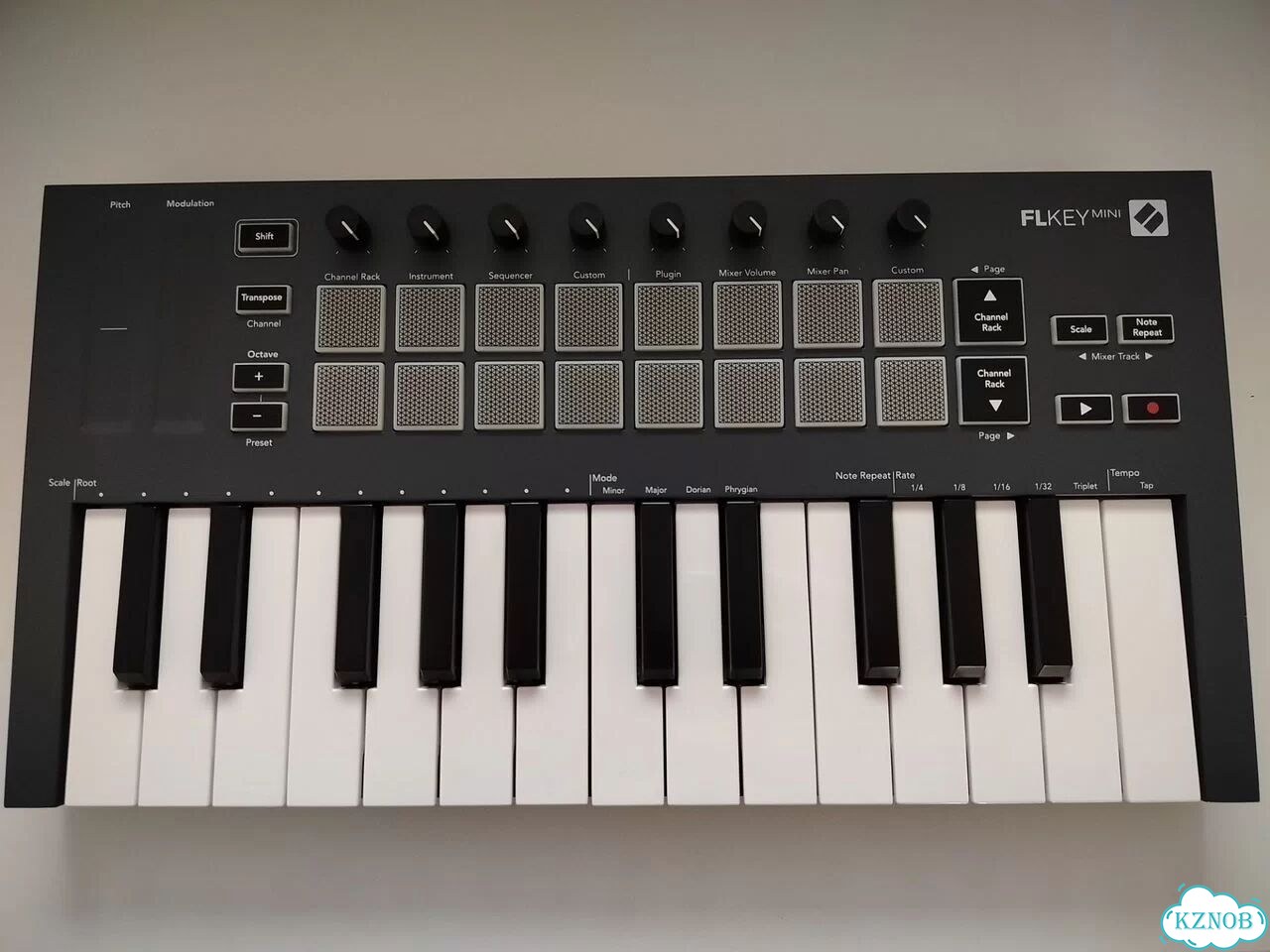 Midi клавиатура novation Flkey mini фото 1