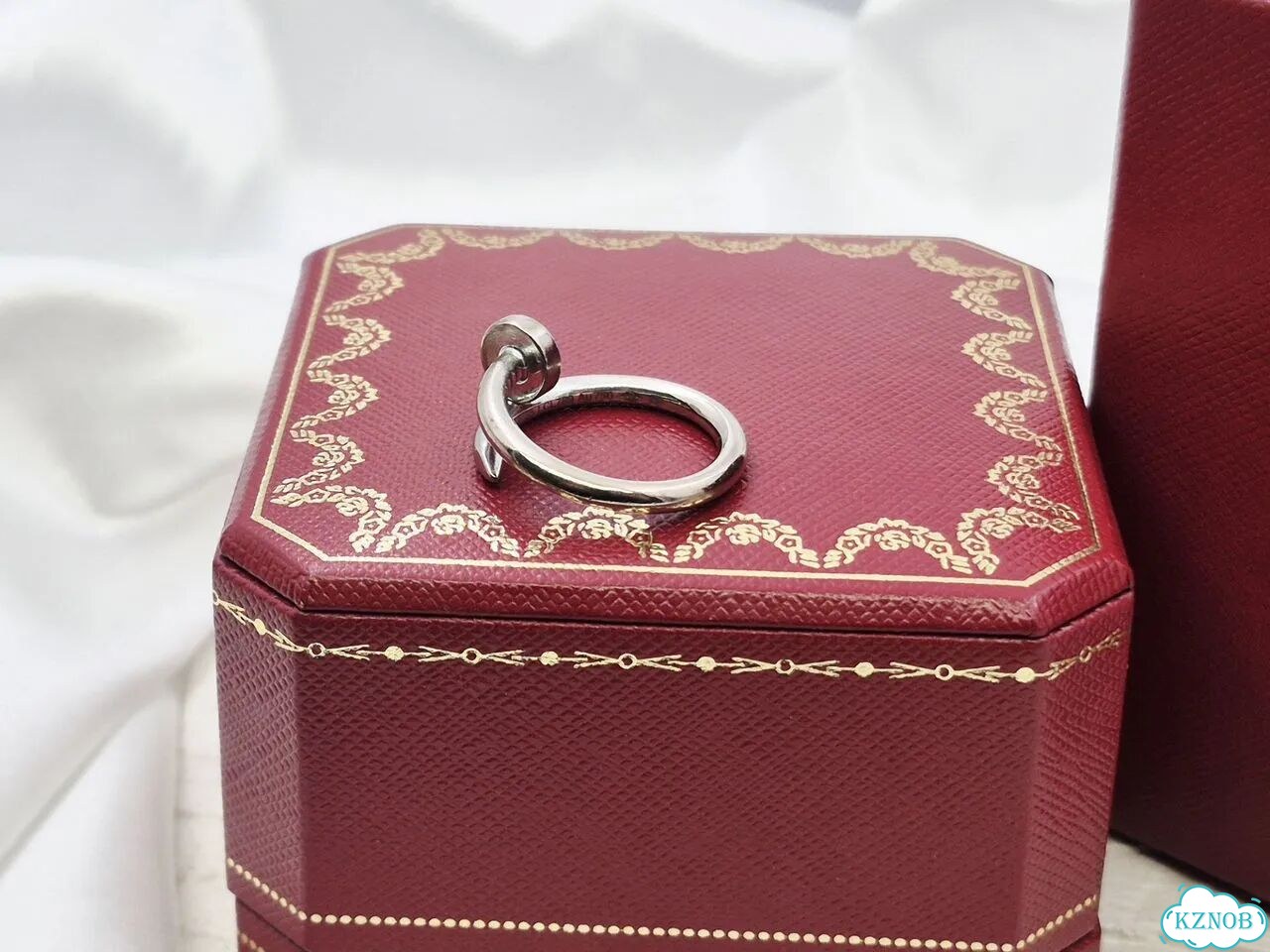 Золотое кольцо Cartier Juste un Clou 750 пробы фото 3