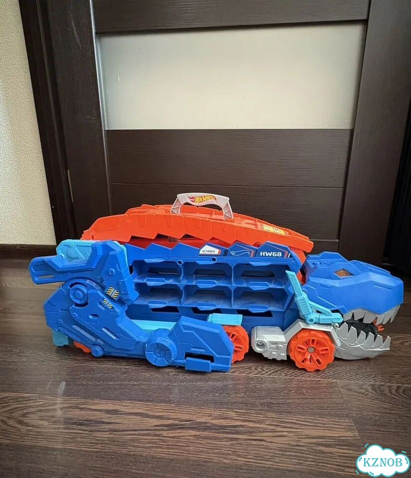 Hot wheels парковка Ultimate Hauler фото 1