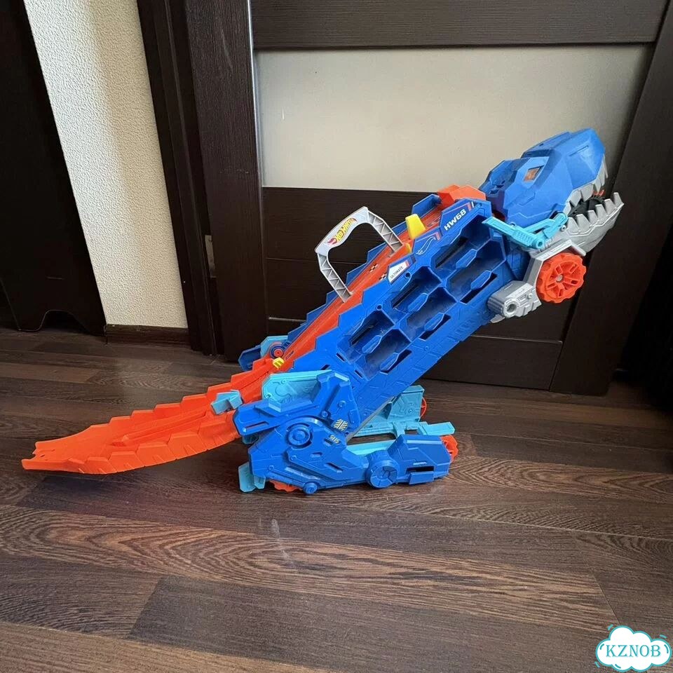 Hot wheels парковка Ultimate Hauler фото 2