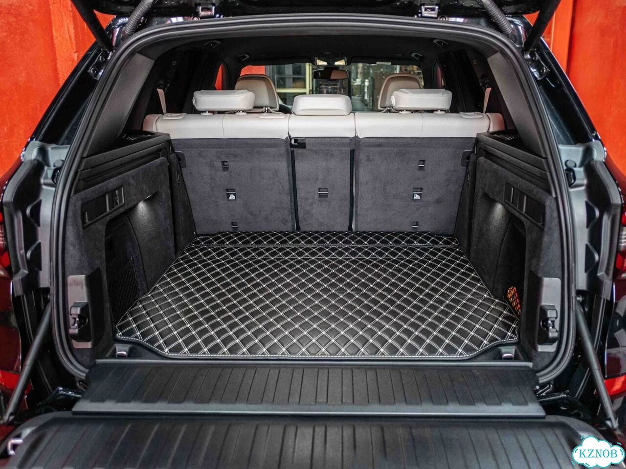 3D коврики в багажник BMW X5 фото 1