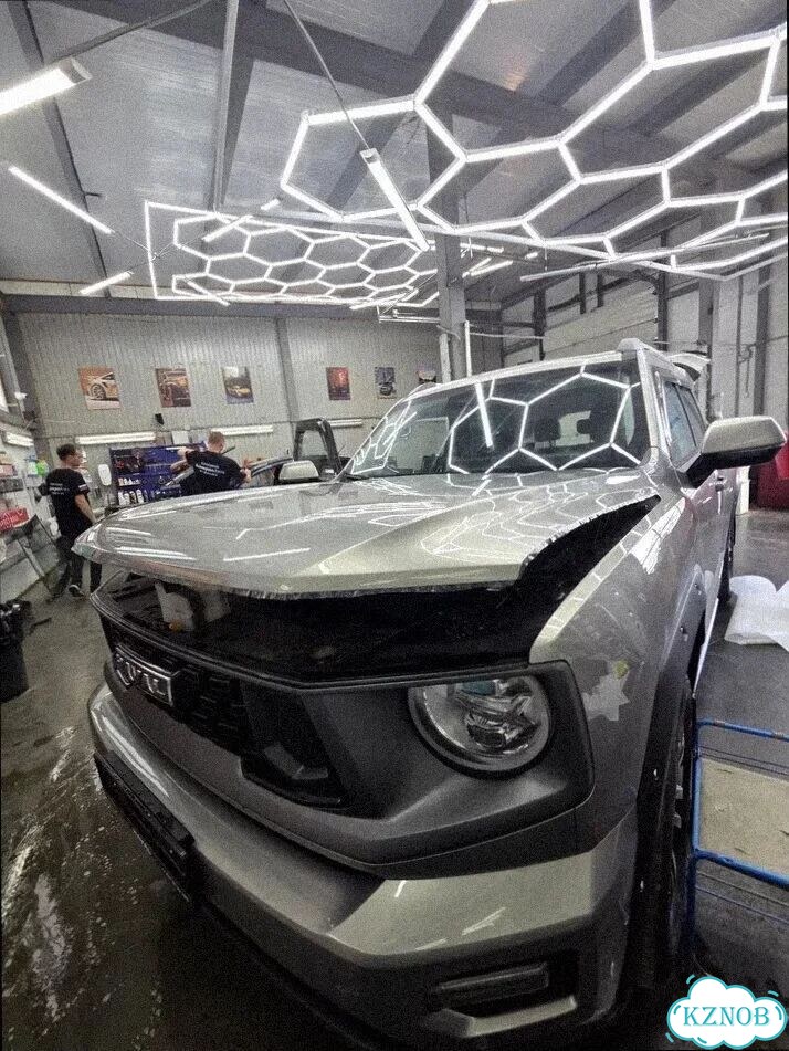 Заднее стекло Geely Monjaro фото 6