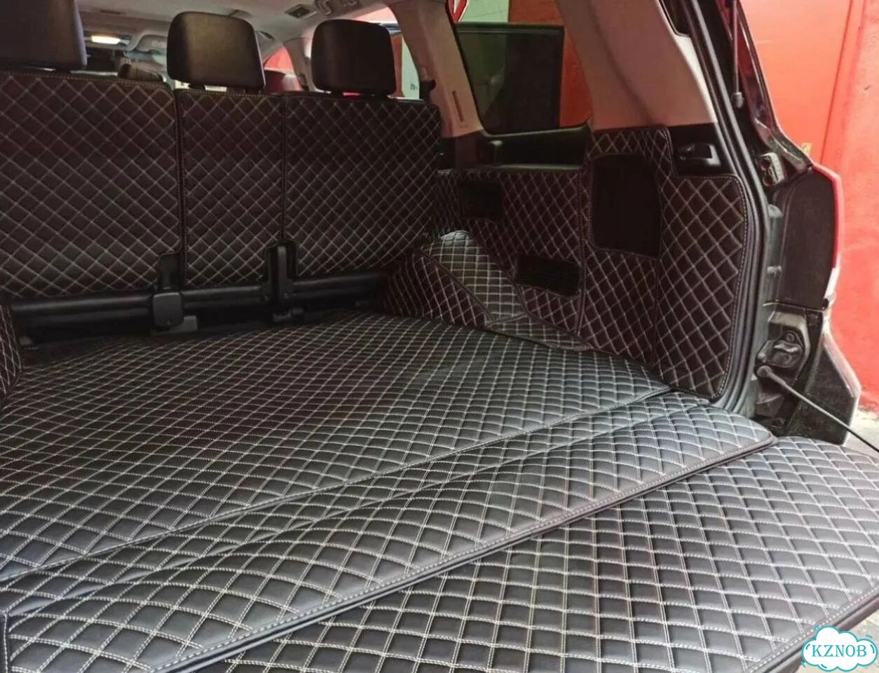 3D коврики в багажник toyota land cruiser 200 фото 3