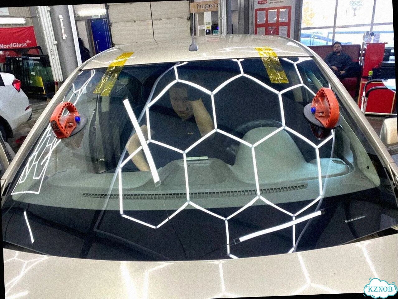 Боковое стекло Geely Preface фото 7