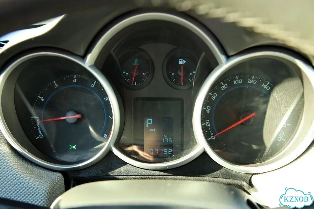 Chevrolet Cruze 1.6 AT, 2010, 109 000 км фото 17
