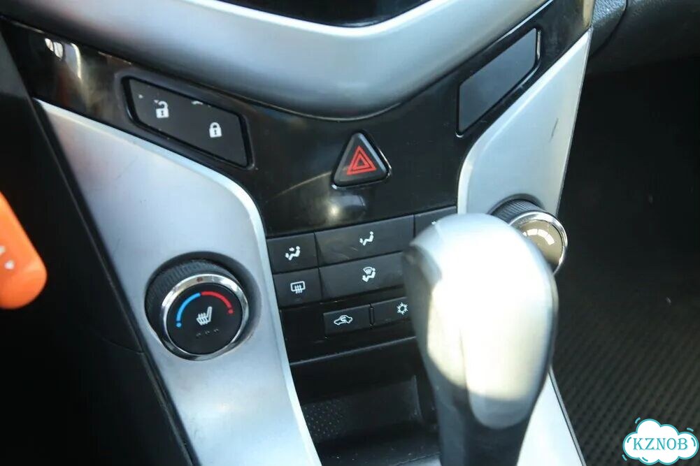 Chevrolet Cruze 1.6 AT, 2010, 109 000 км фото 19