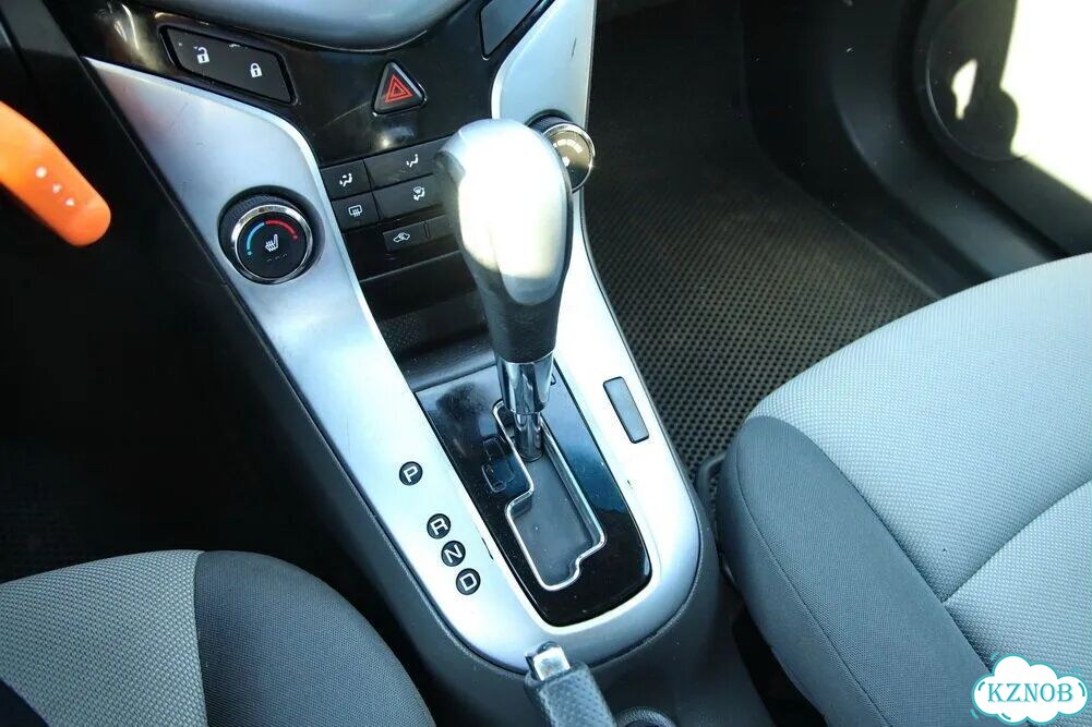 Chevrolet Cruze 1.6 AT, 2010, 109 000 км фото 20