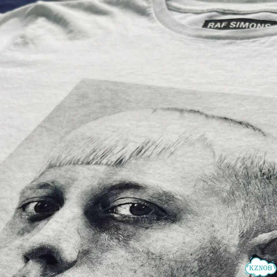 Лонгслив Raf Simons с блондином (на руках) фото 8