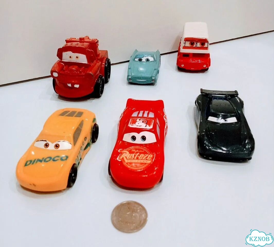 Пакет машинок Disney Тачки Mattel и автобус фото 1