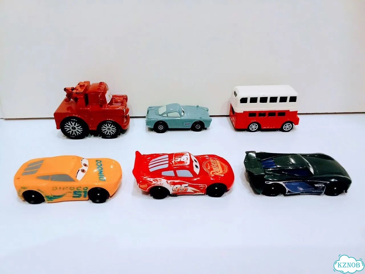 Пакет машинок Disney Тачки Mattel и автобус фото 5