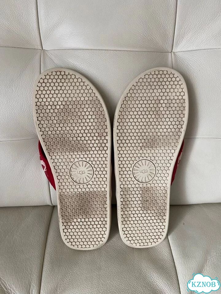 Шлёпки UGG. Оригинал фото 2