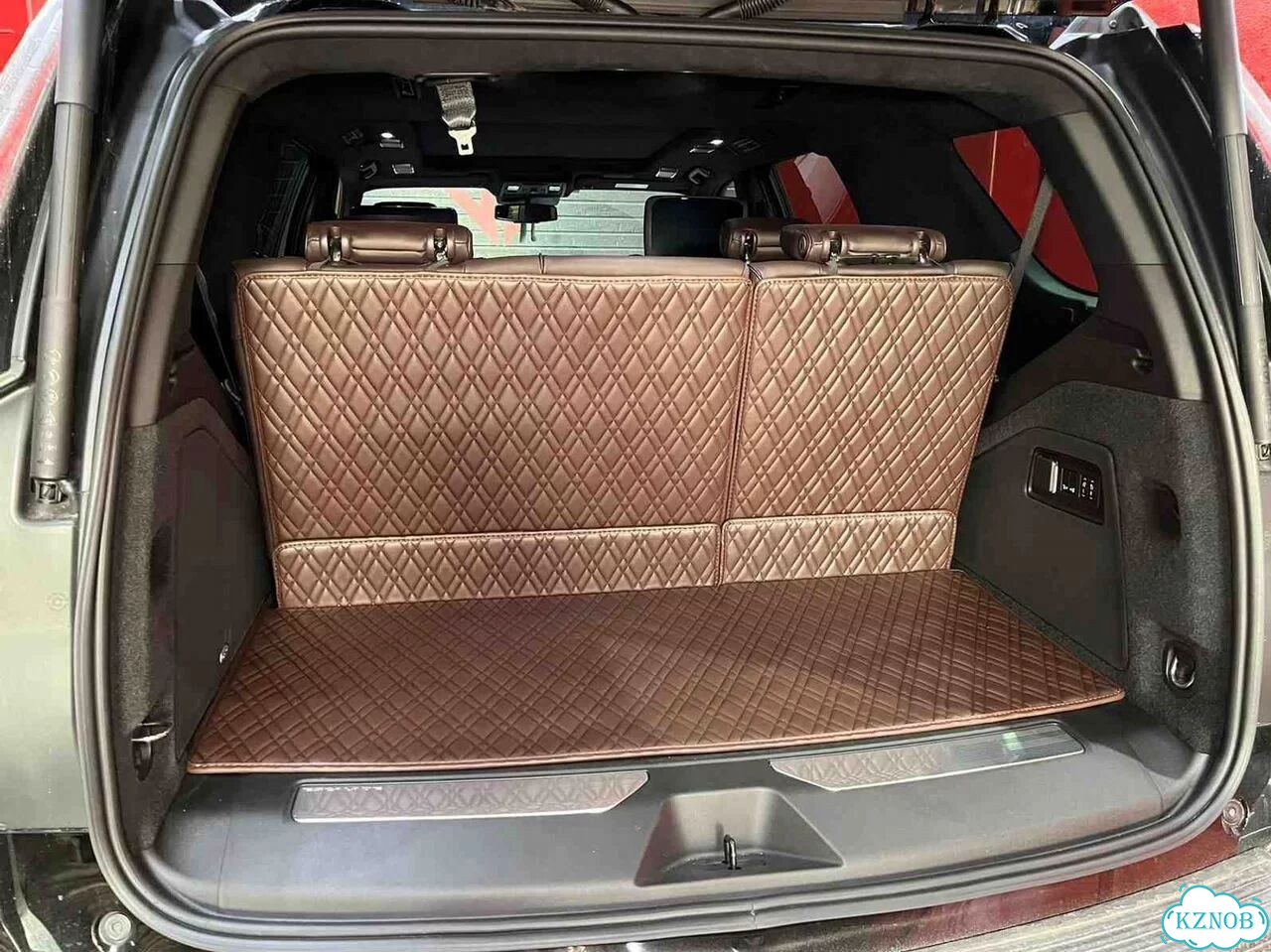 3D коврики в багажник Cadillac Escalade V фото 1