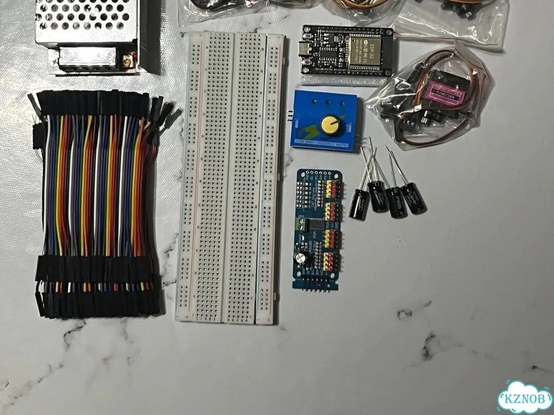 Набор для робототехники ESP32, PCA9685,серво MG90S фото 1