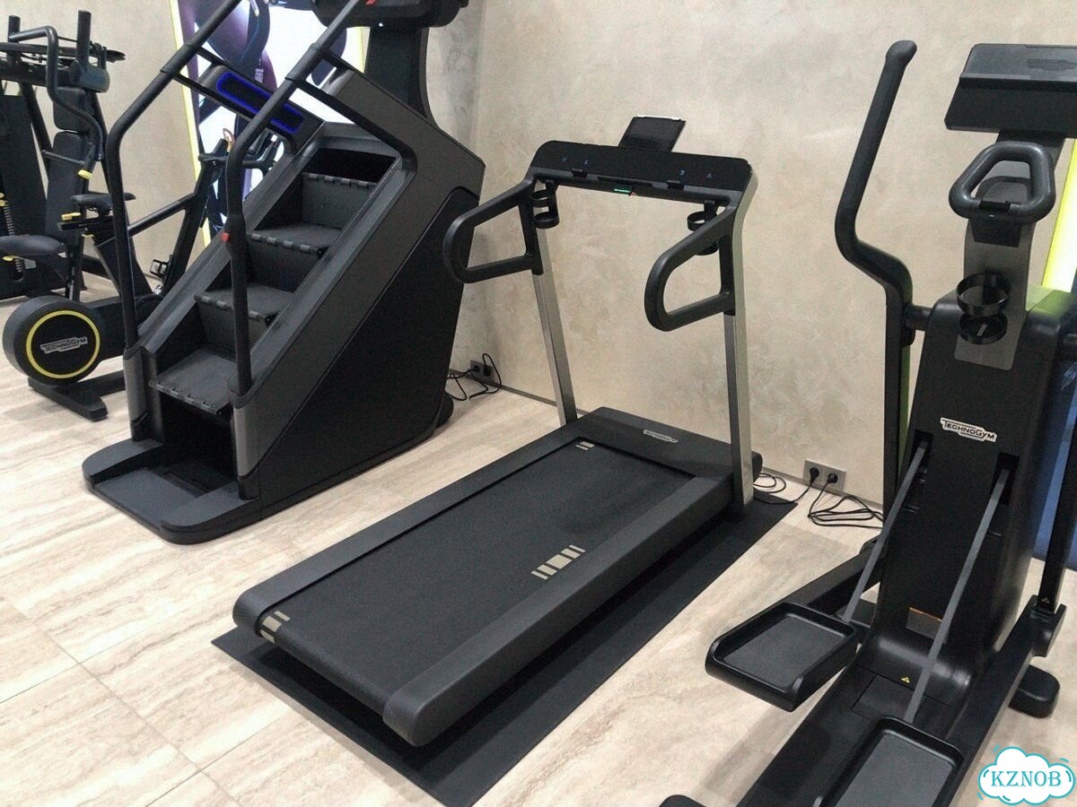 Беговая дорожка Technogym MyRun фото 3