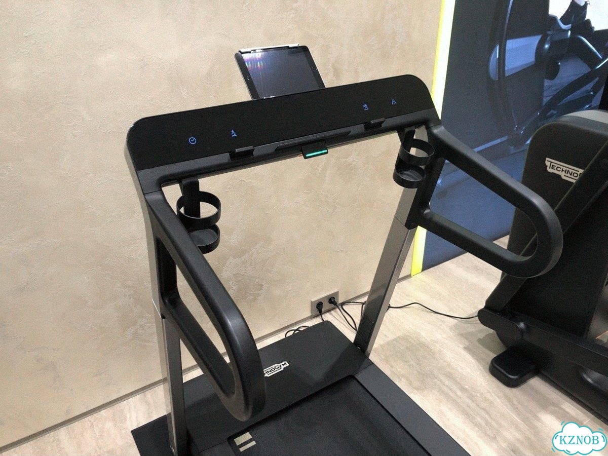 Беговая дорожка Technogym MyRun фото 7