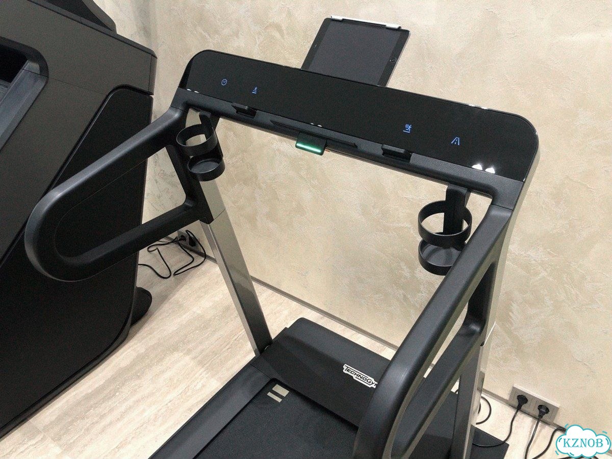 Беговая дорожка Technogym MyRun фото 8