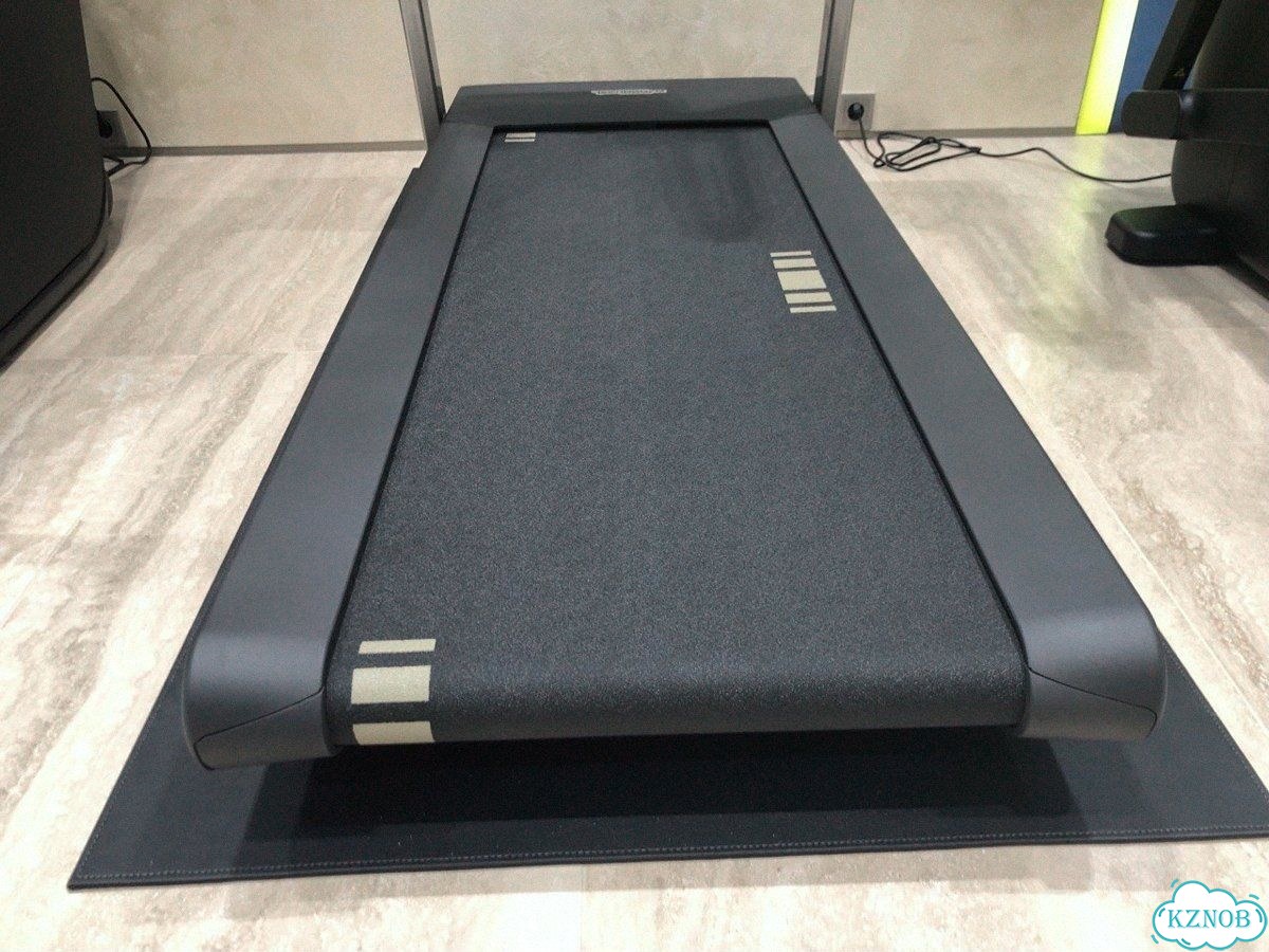 Беговая дорожка Technogym MyRun фото 9