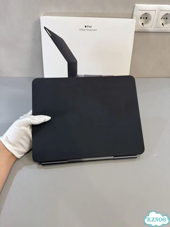 Apple Magic Keyboard iPad Pro 13 M4,M5 фото 5