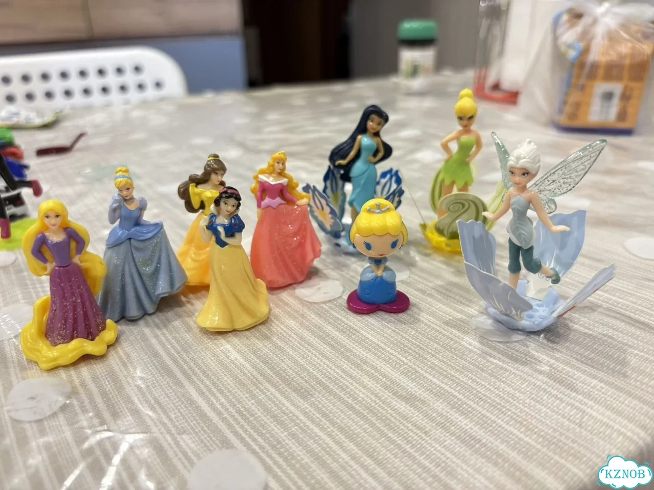 Куклы игрушки из киндера фото 4