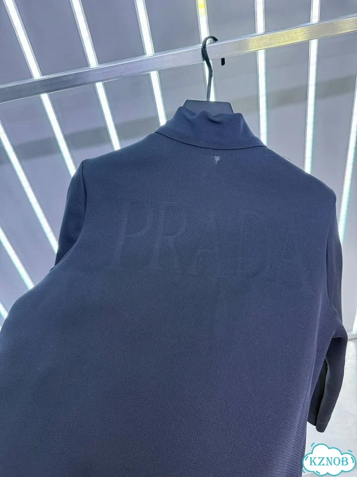 Куртка Prada Quiet Luxury фото 9