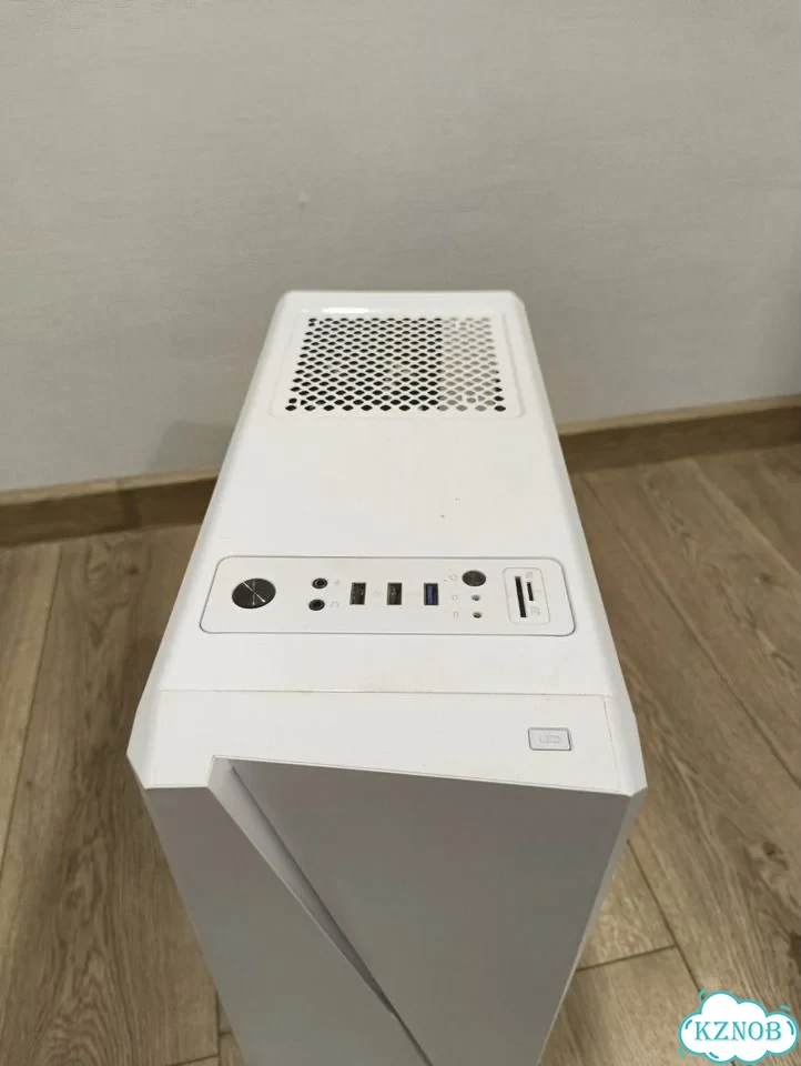 Корпус AeroCool Cyclon белый фото 3