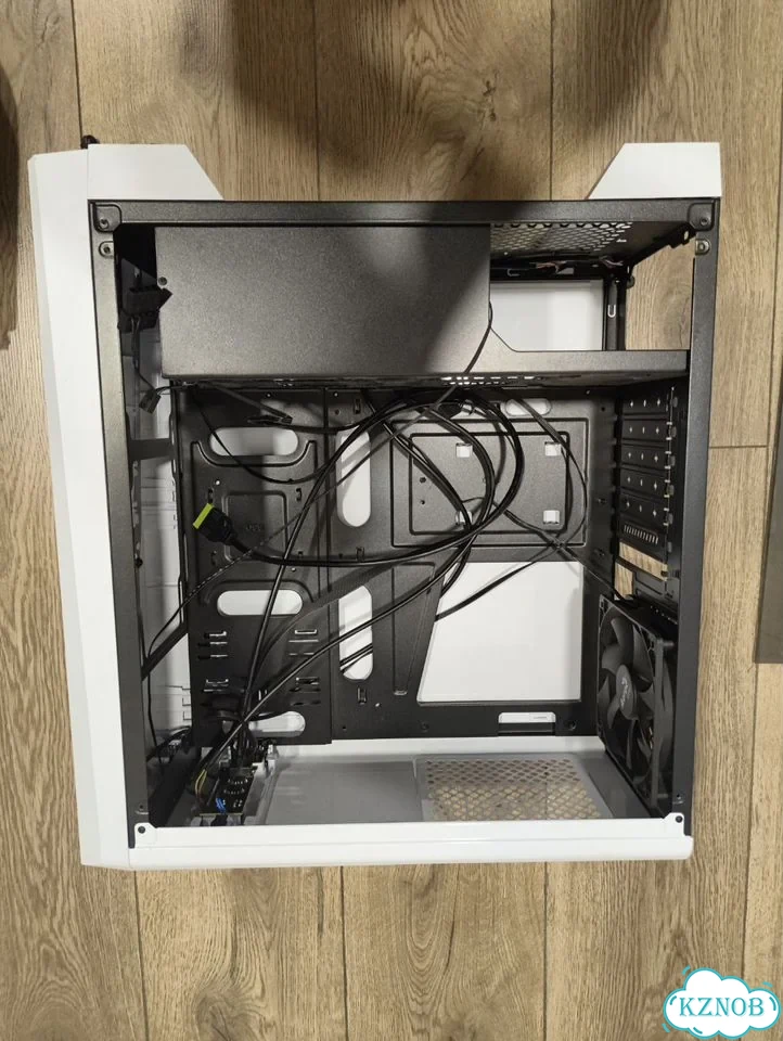 Корпус AeroCool Cyclon белый фото 4