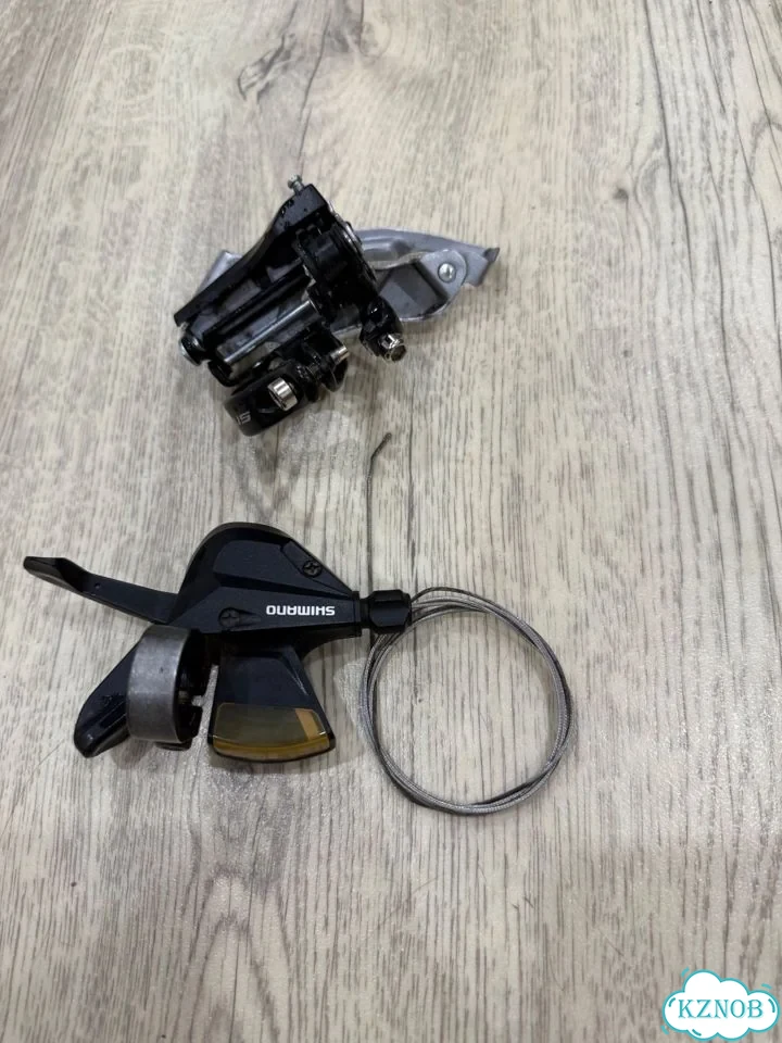 Переключатель и манетка Shimano Altus фото 2