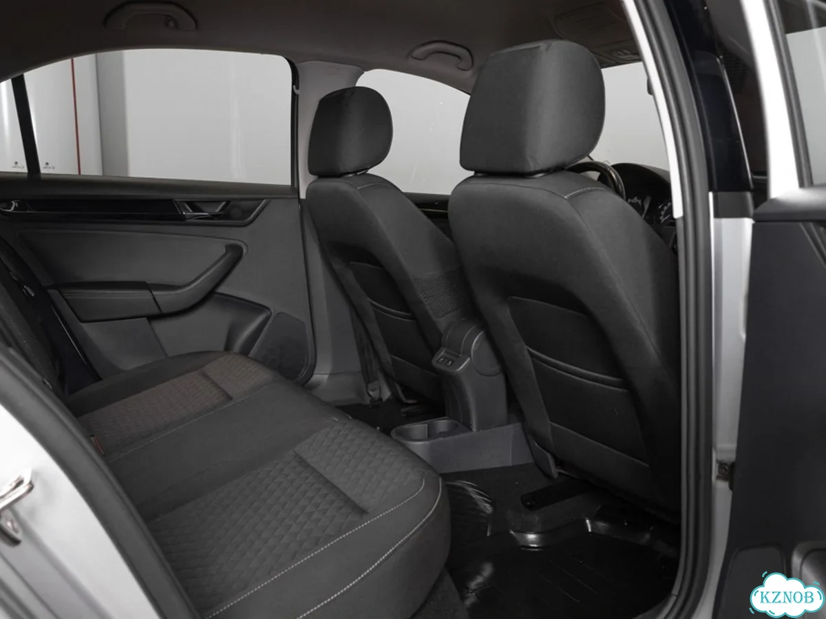 Skoda Rapid 1.6 AT, 2018, 116 360 км фото 8