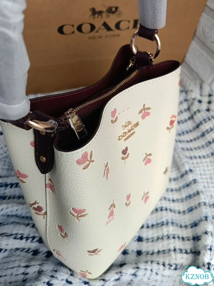 Сумка новая Coach молочная фото 3