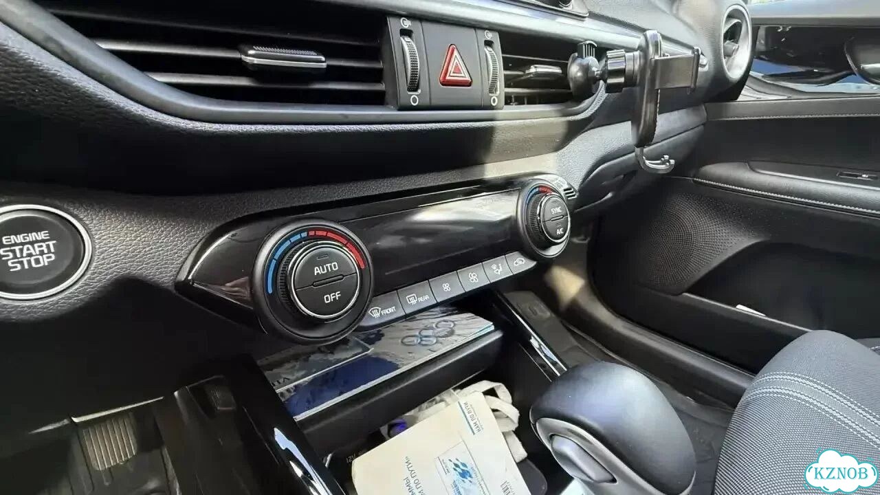 Kia Cerato 2.0 AT, 2021, 99 100 км фото 11
