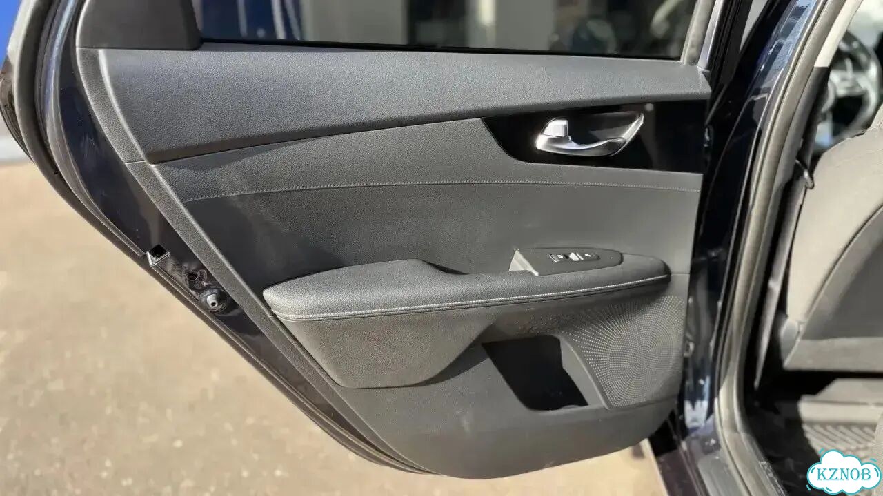 Kia Cerato 2.0 AT, 2021, 99 100 км фото 34